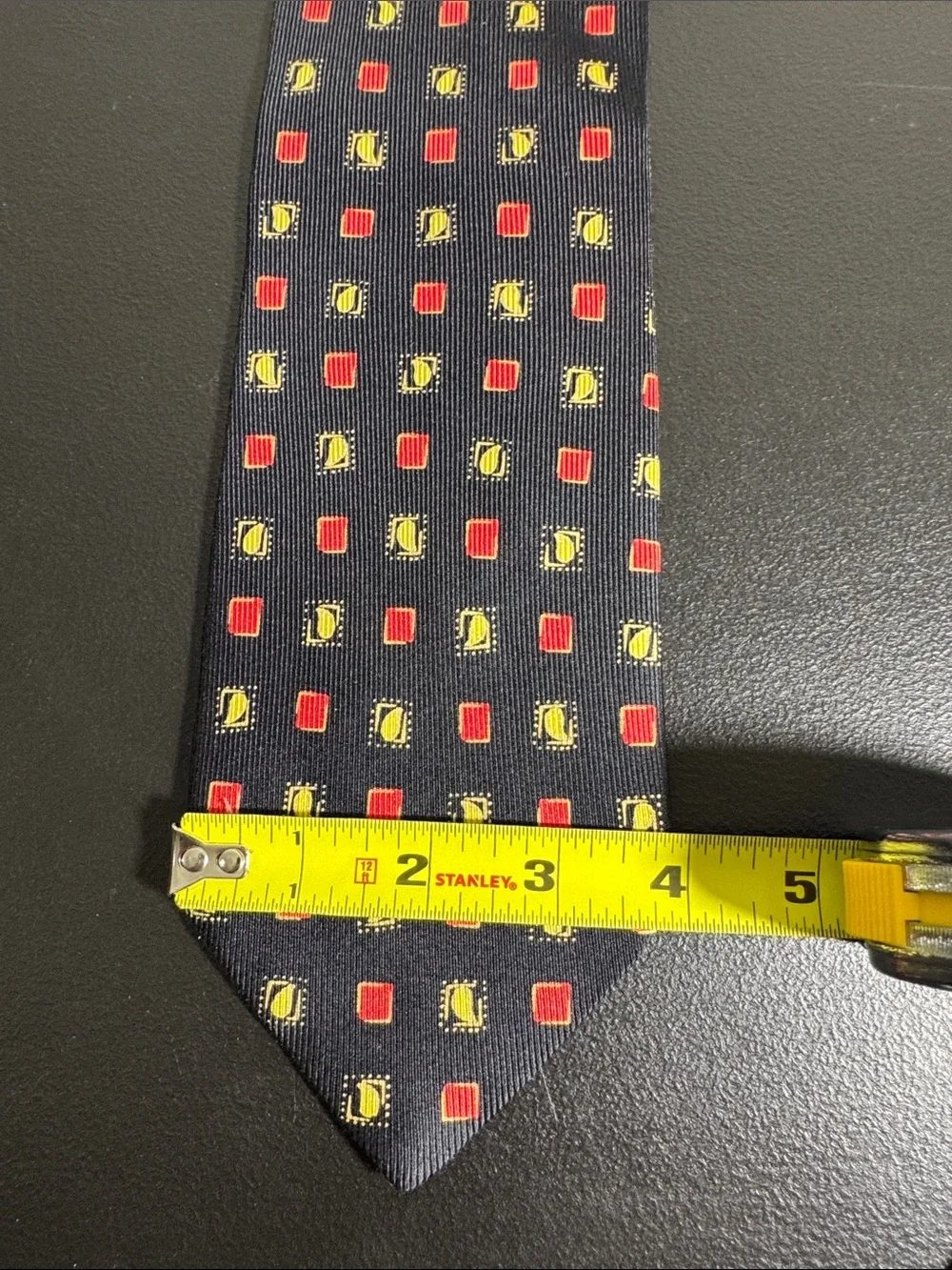 Brioni mens black square geometric pattern 100% silk neck tie EUC